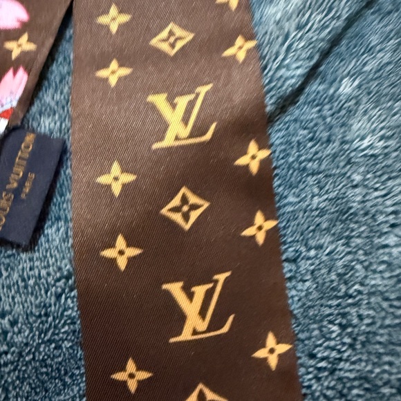 LV Cherry Blossom Pink and Brown Scarf Set - Picture 5 of 11